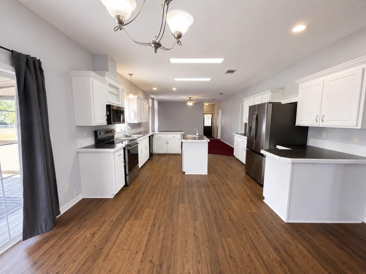 OAKLAND HILLS FIRST ADD - Residential