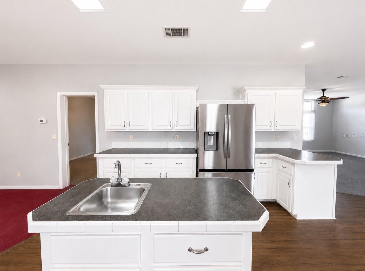 OAKLAND HILLS FIRST ADD - Residential
