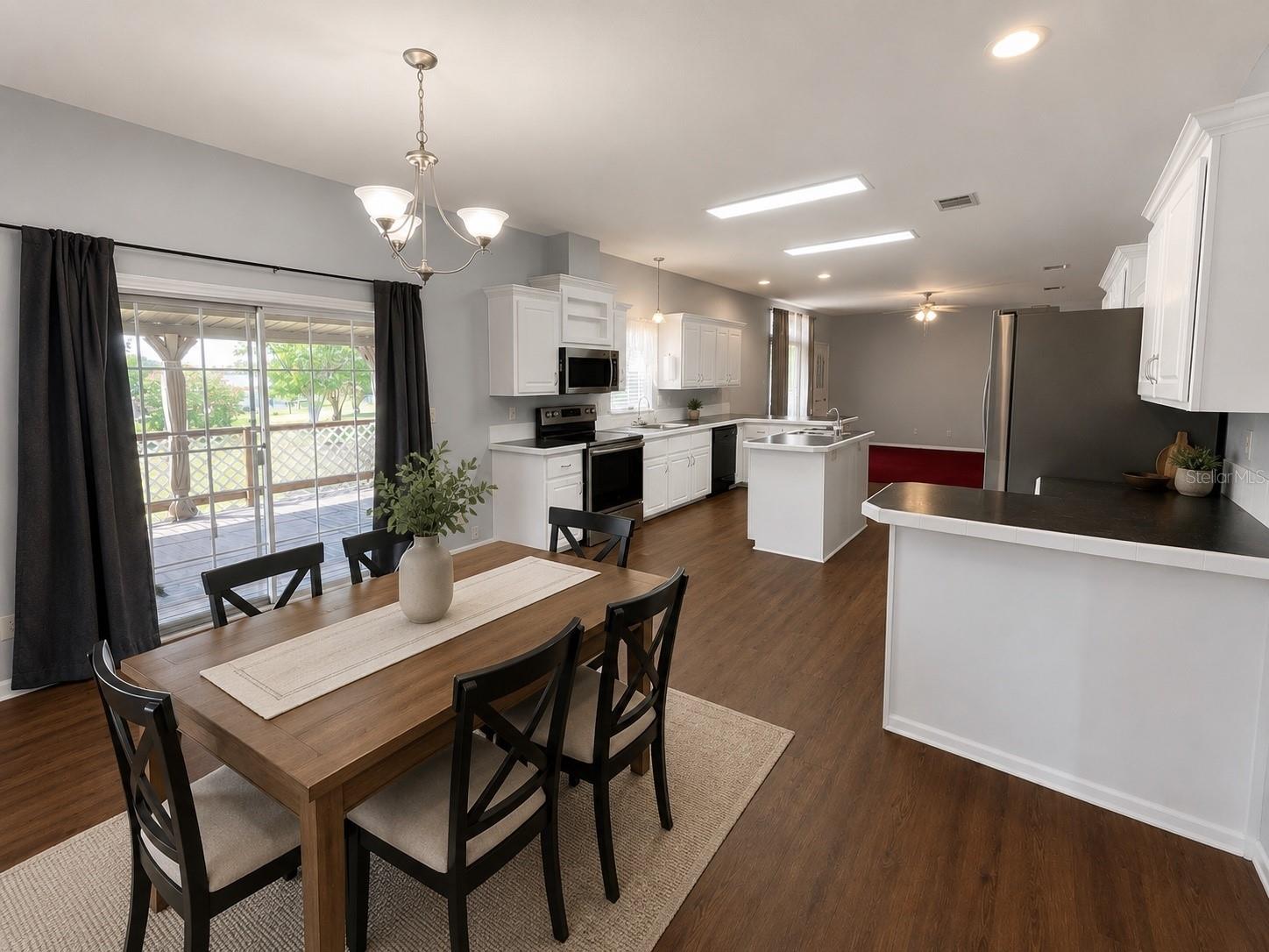 OAKLAND HILLS FIRST ADD - Residential