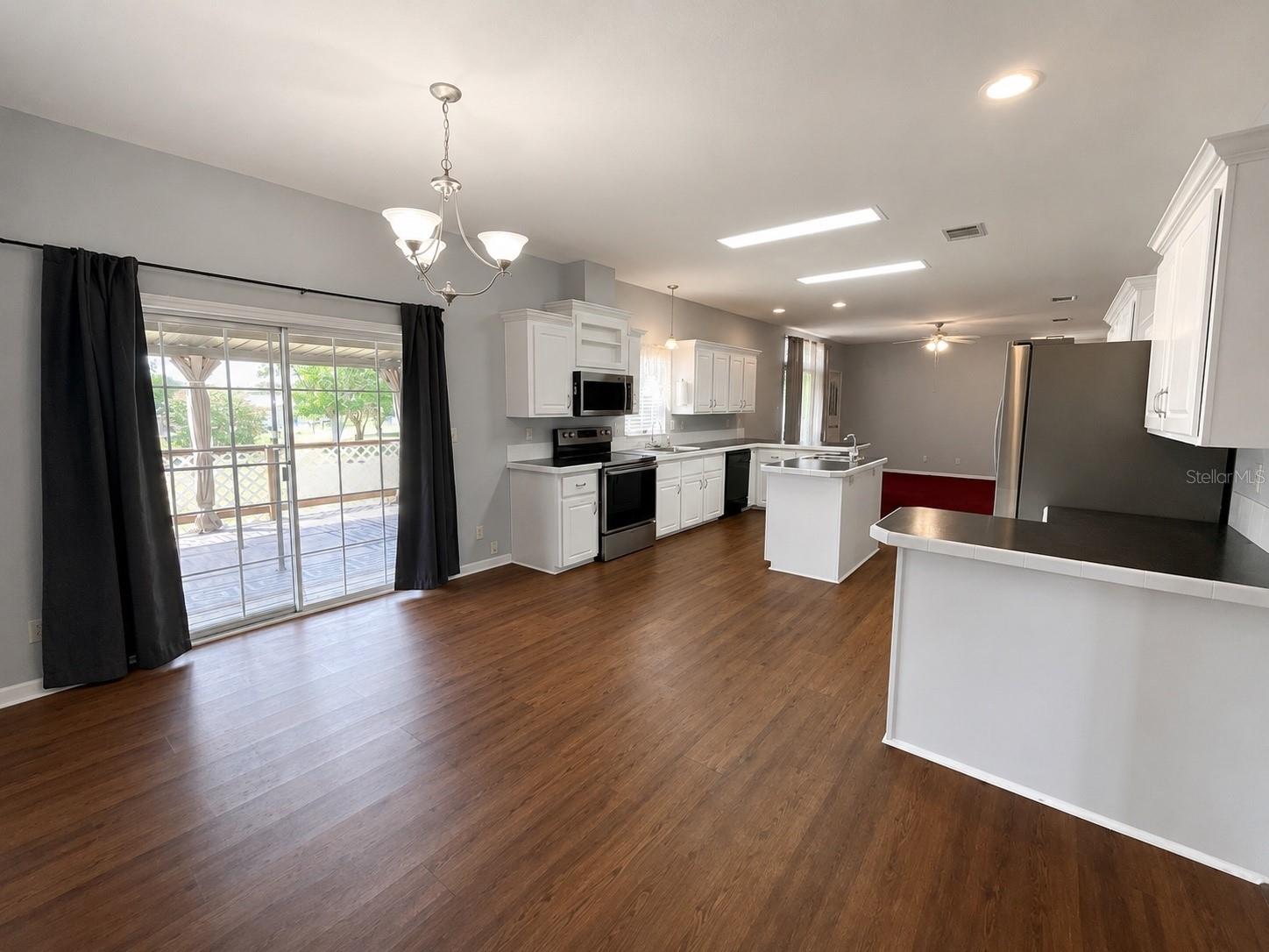 OAKLAND HILLS FIRST ADD - Residential