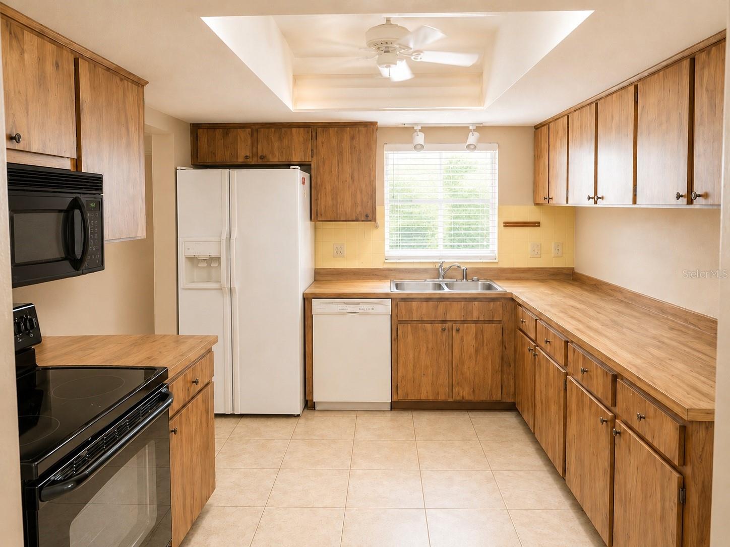 NORTHDALE SEC E UNIT 5 - Residential Lease
