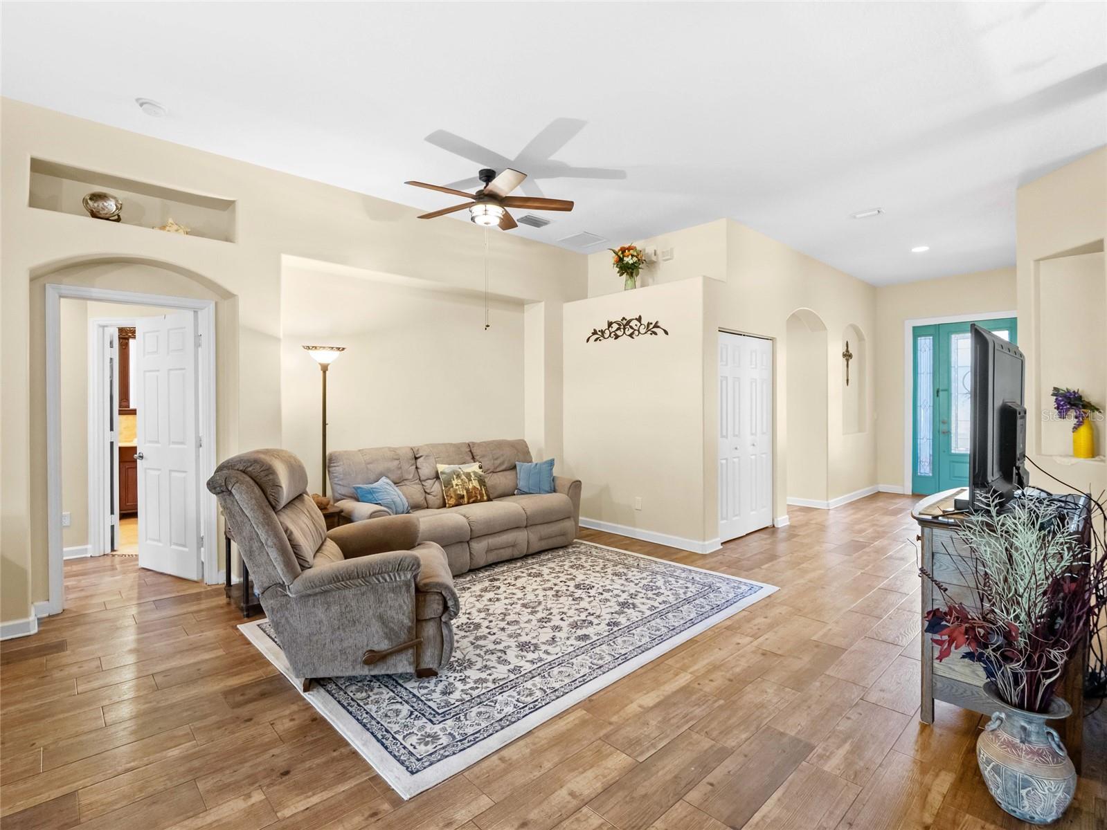 MONTEREY COVE/BAY SIDE LAKES - Residential