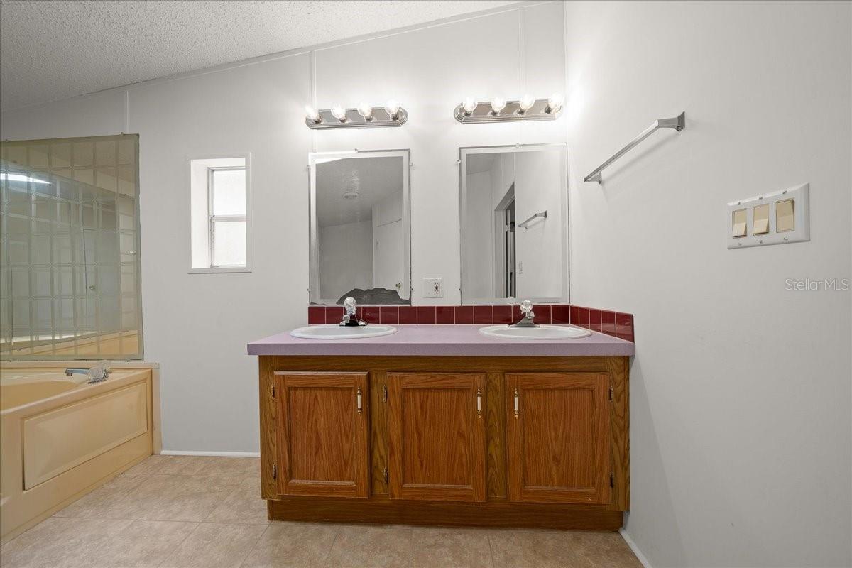 ANTHONY - Residential