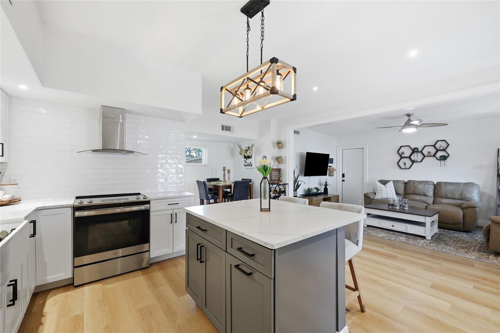 LAKE CONWAY ESTATES - Residential