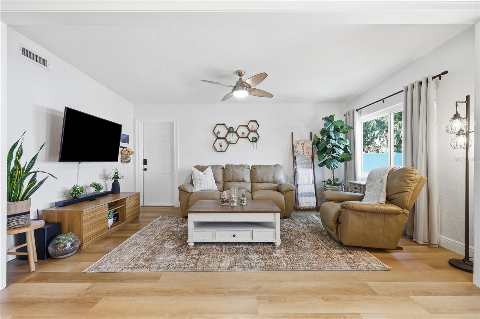 LAKE CONWAY ESTATES - Residential