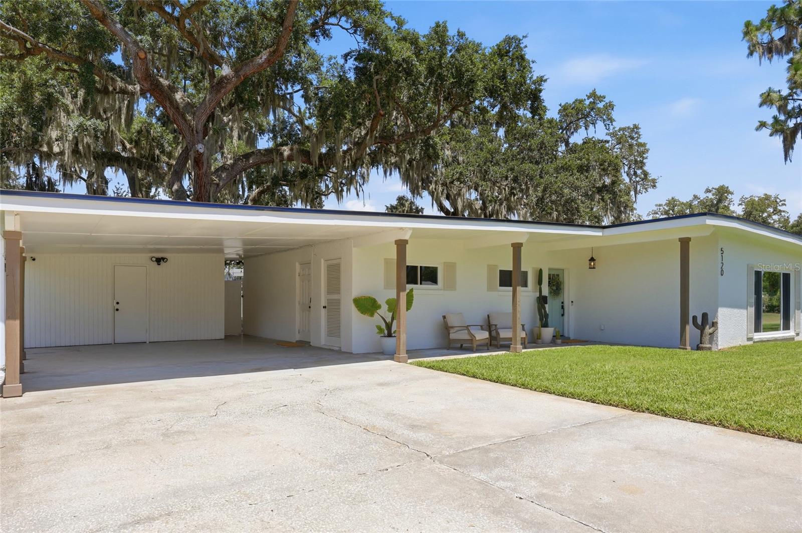 LAKE CONWAY ESTATES - Residential
