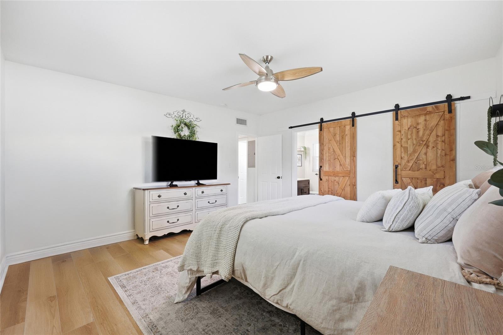 LAKE CONWAY ESTATES - Residential