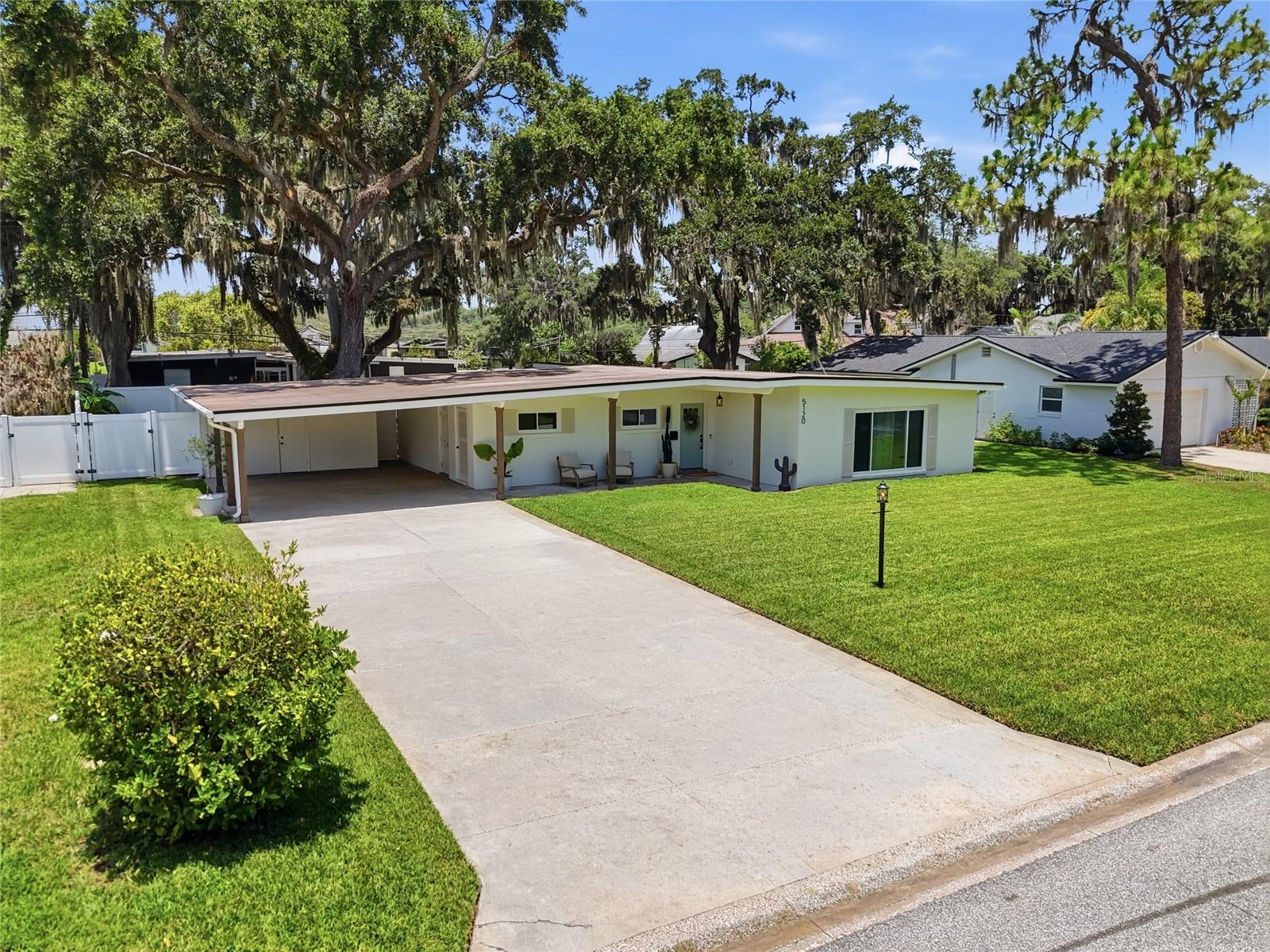 LAKE CONWAY ESTATES - Residential