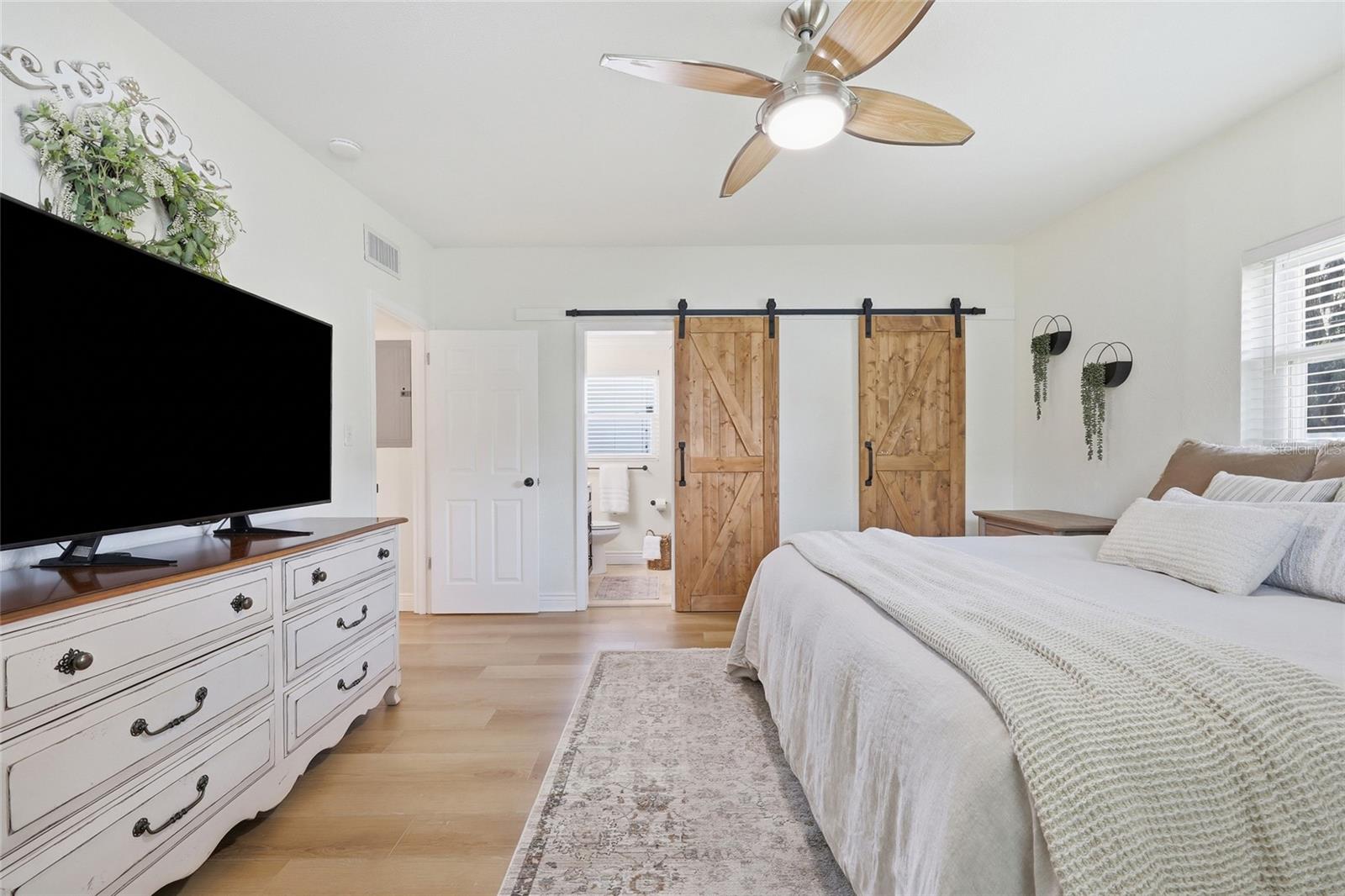 LAKE CONWAY ESTATES - Residential