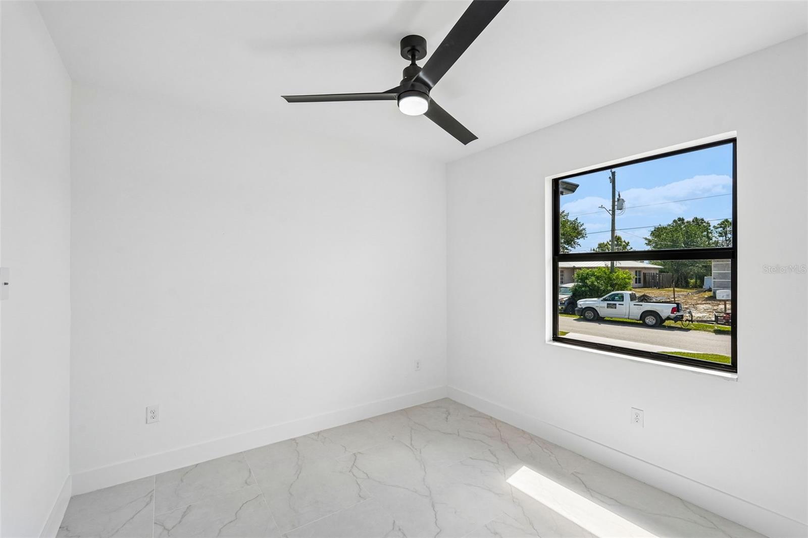 LEHIGH ESTATES - Residential Income