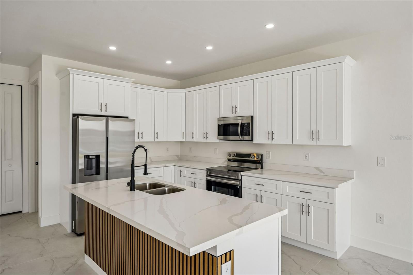 LEHIGH ESTATES - Residential Income