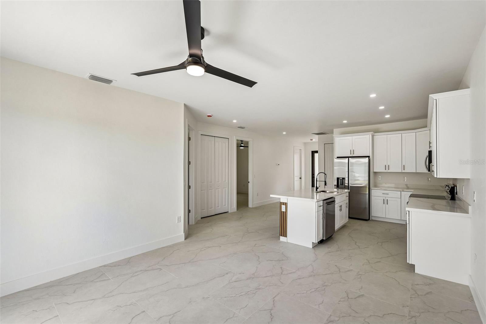 LEHIGH ESTATES - Residential Income