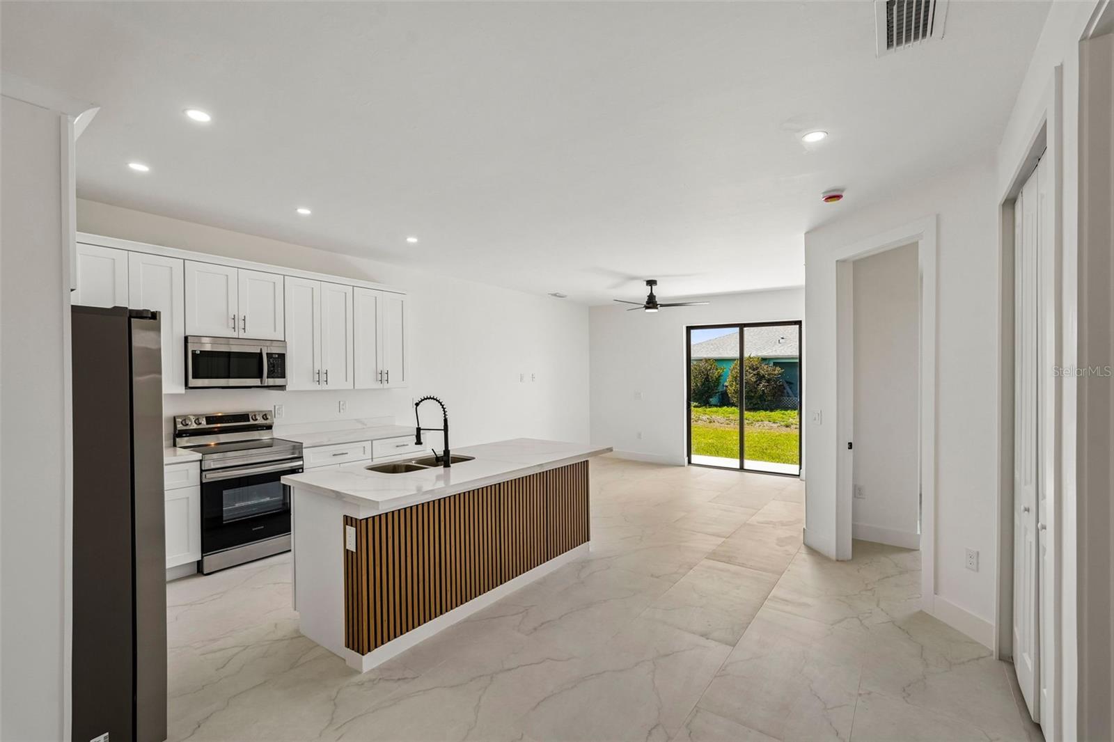 LEHIGH ESTATES - Residential Income