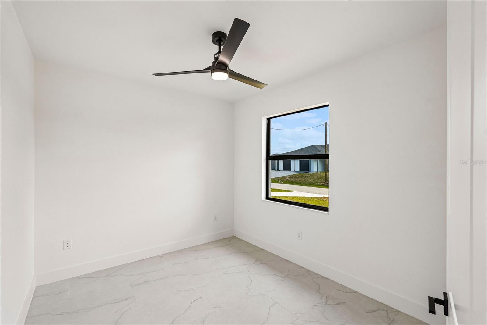 LEHIGH ESTATES - Residential Income