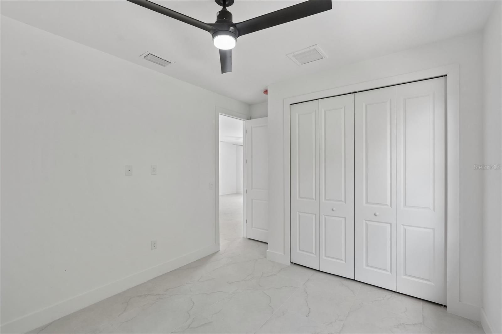 LEHIGH ESTATES - Residential Income