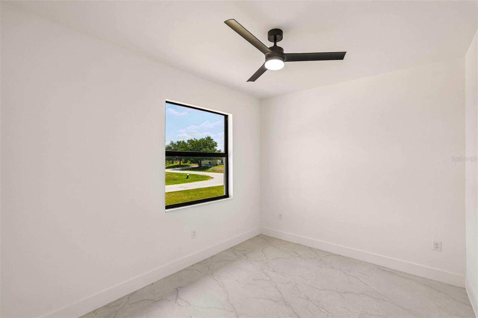 LEHIGH ESTATES - Residential Income