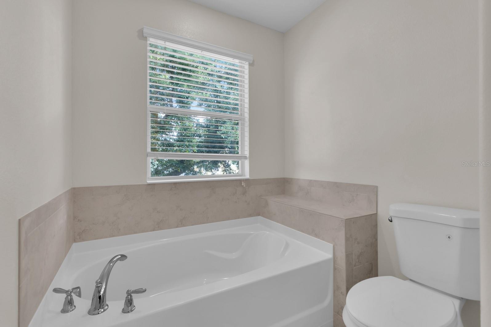 RESERVE AT LOCH LAKE - Residential Lease