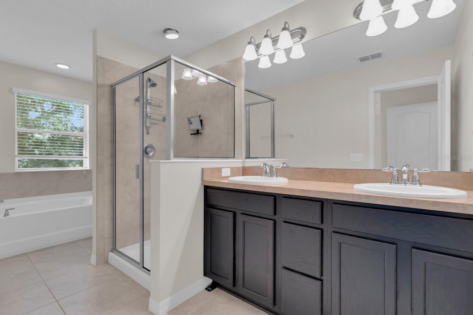 RESERVE AT LOCH LAKE - Residential Lease