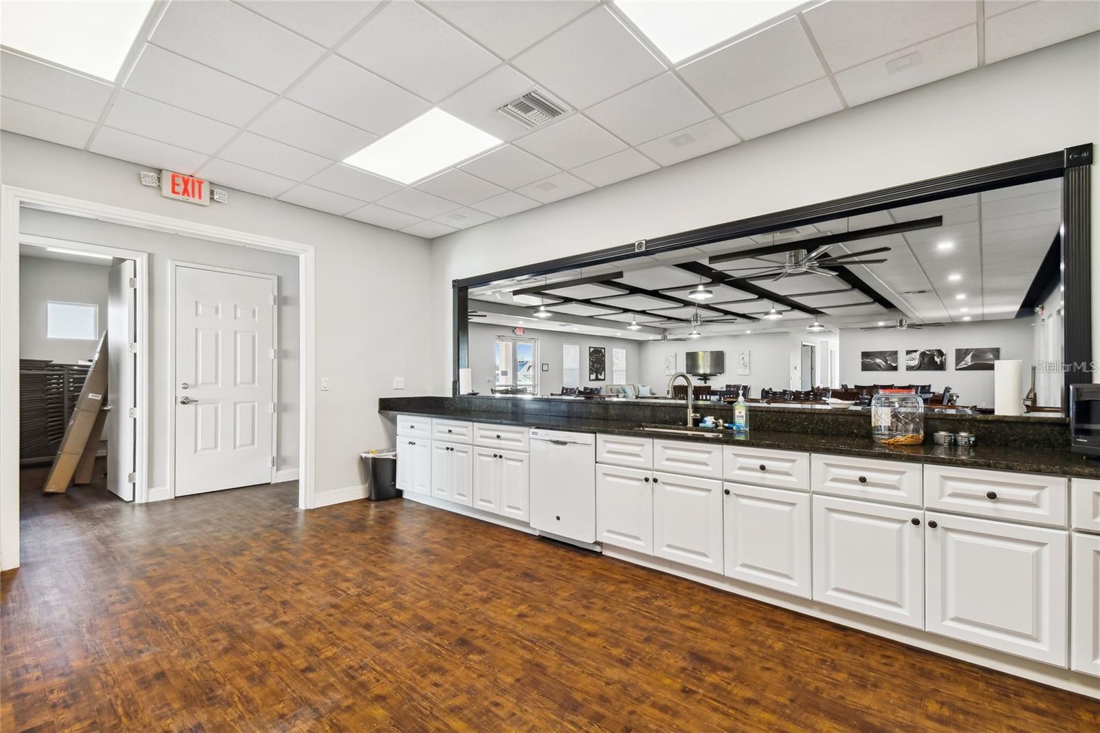 THORNTON CRK MOTORCOACH RESIDENCE - Land