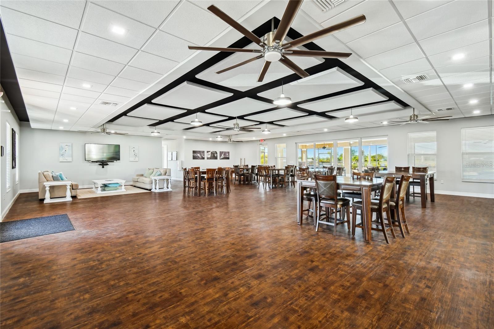 THORNTON CRK MOTORCOACH RESIDENCE - Land