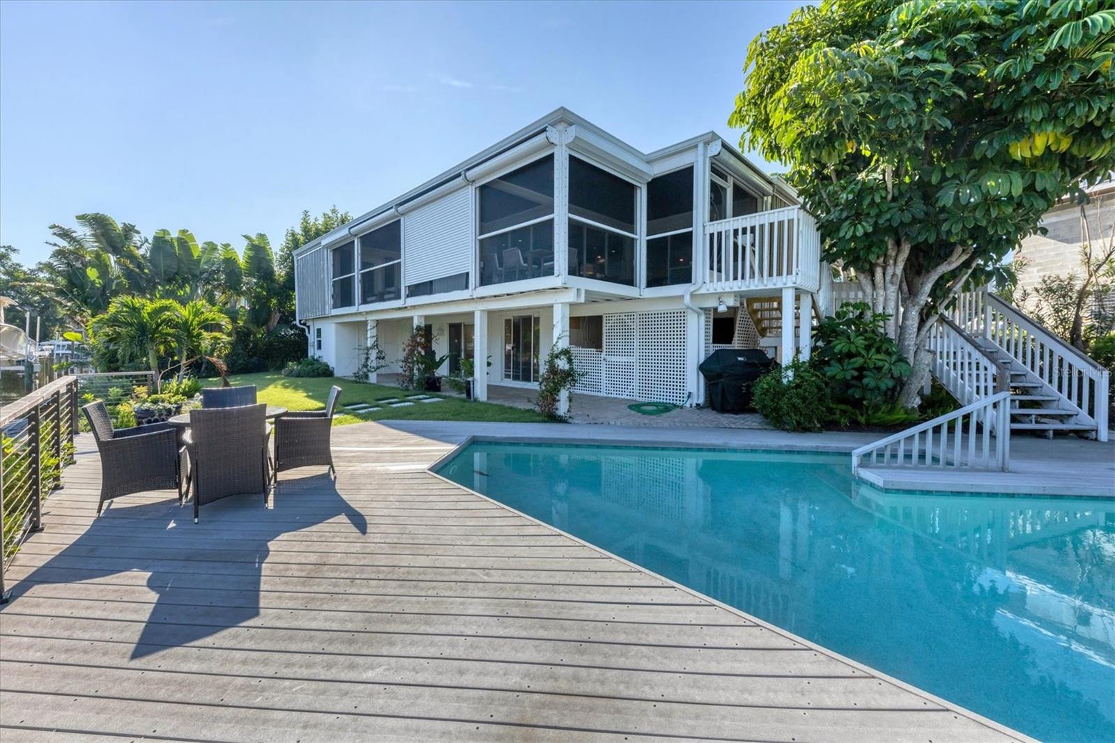 HARBOR DRIVE WATERWAYS - Residential