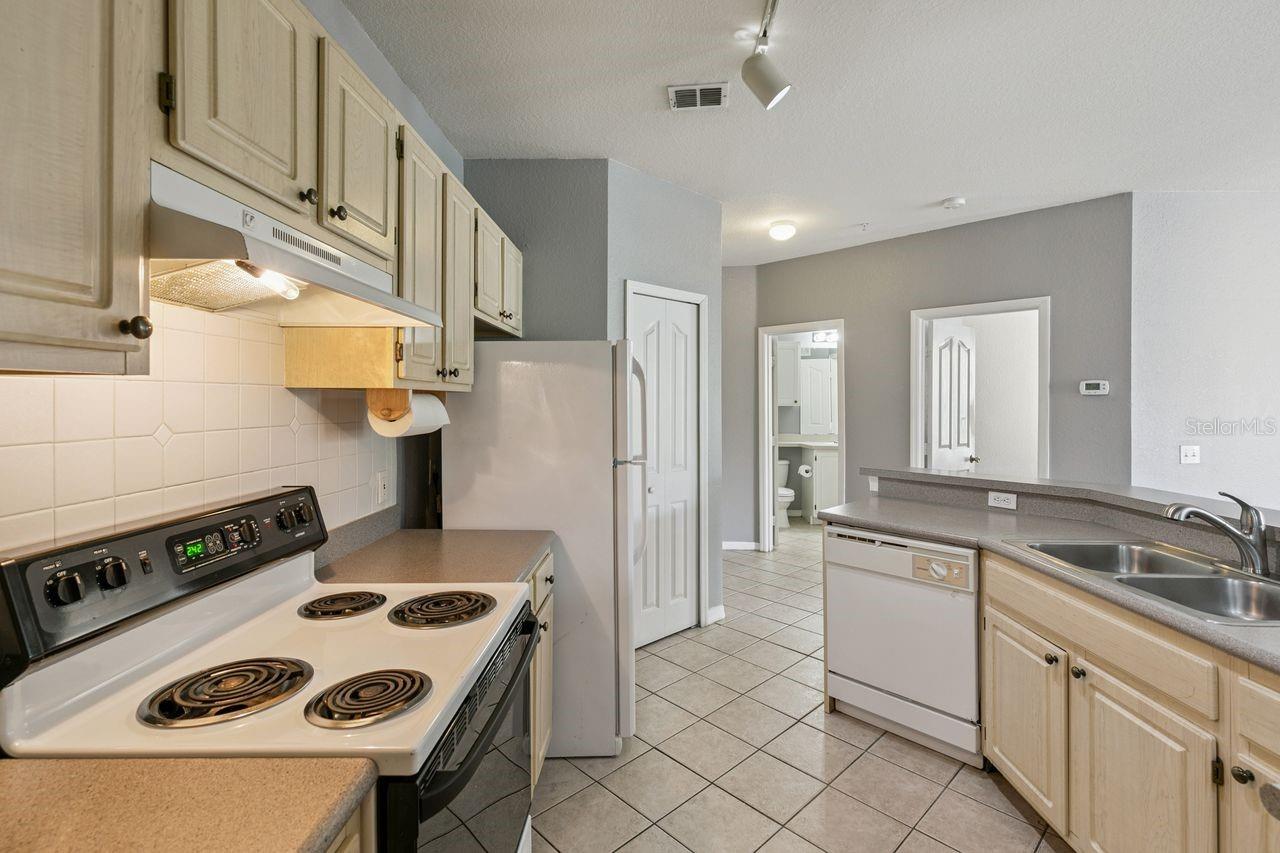 VISCONTI WEST CONDO - Residential
