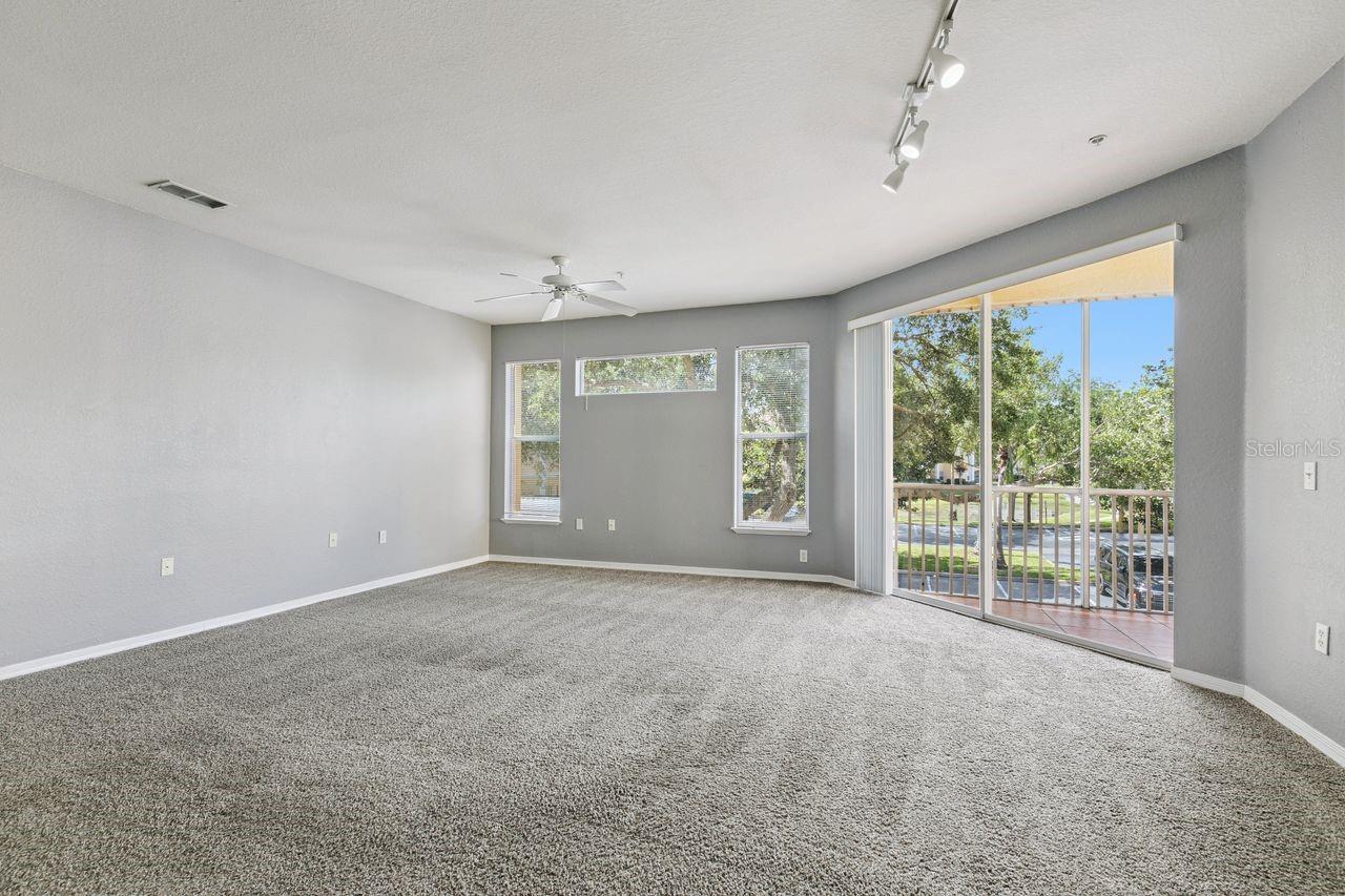 VISCONTI WEST CONDO - Residential