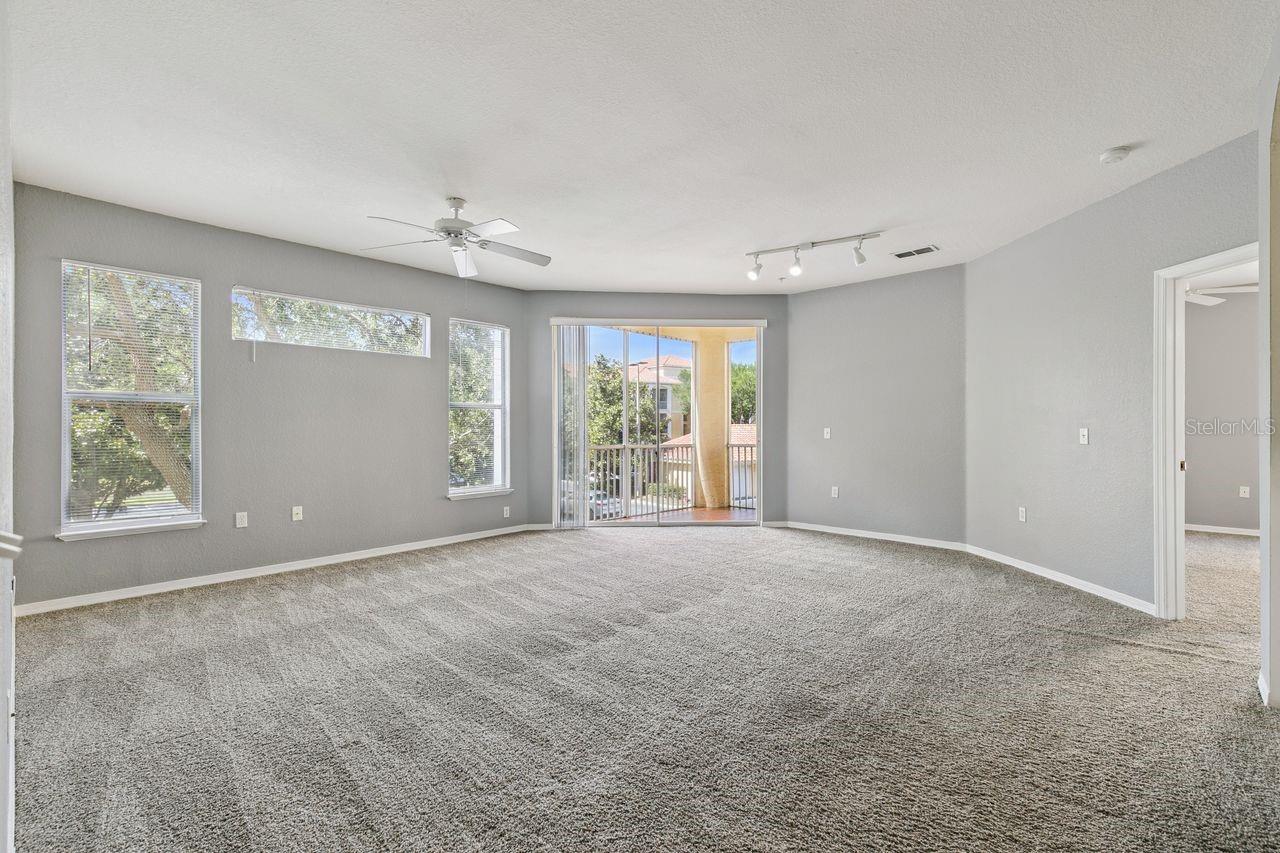 VISCONTI WEST CONDO - Residential