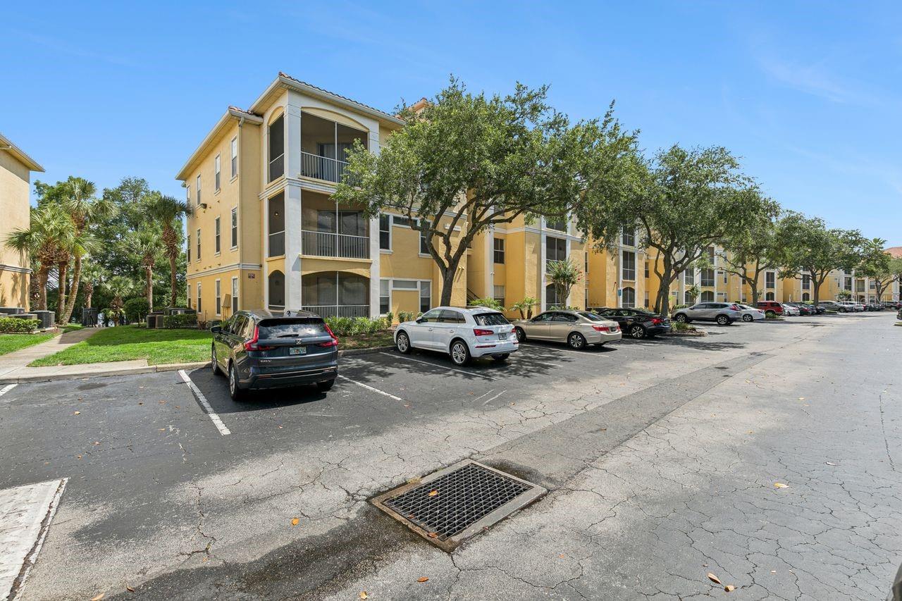 VISCONTI WEST CONDO - Residential