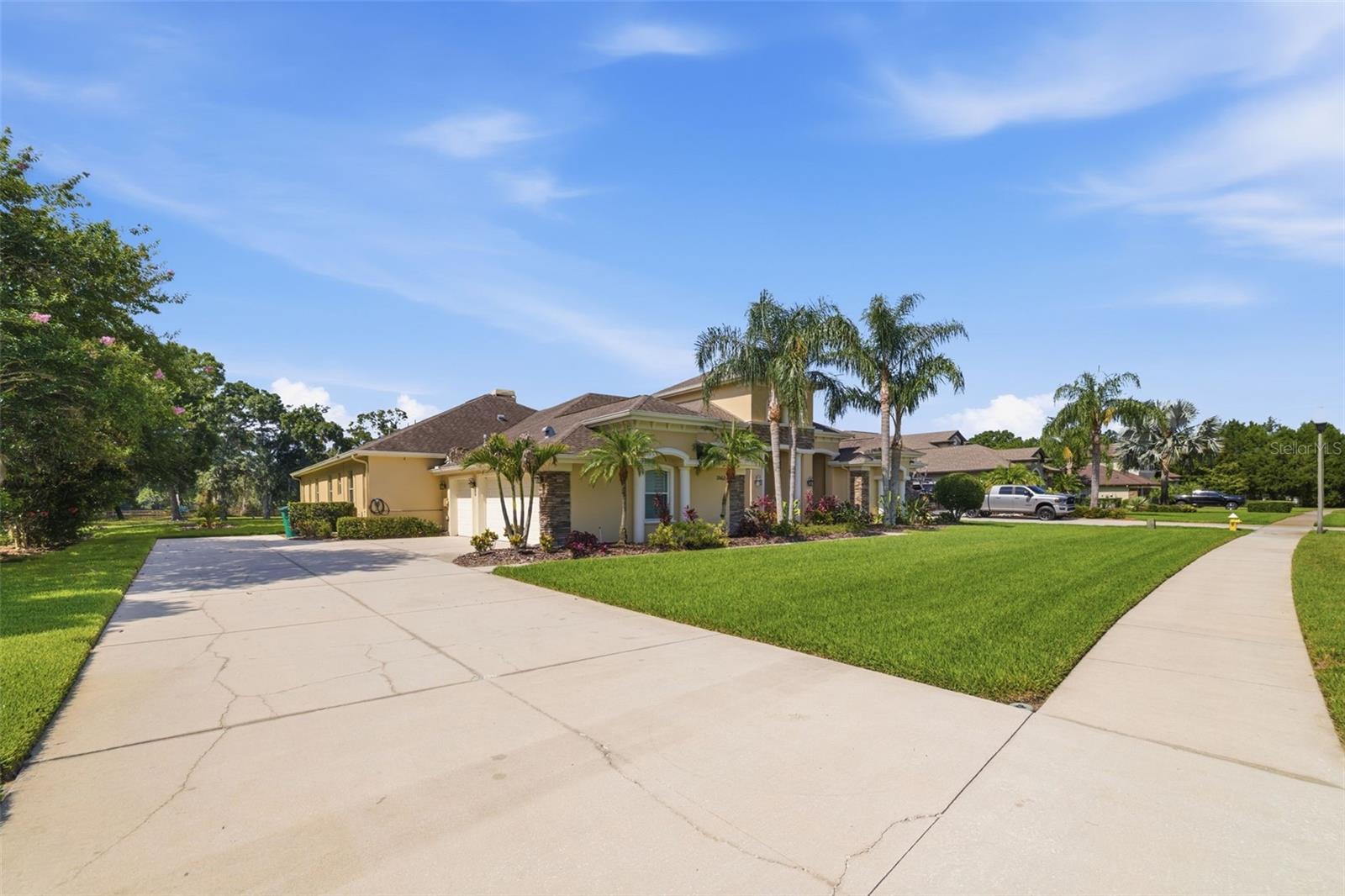 FOXWOOD ESTATES - Residential