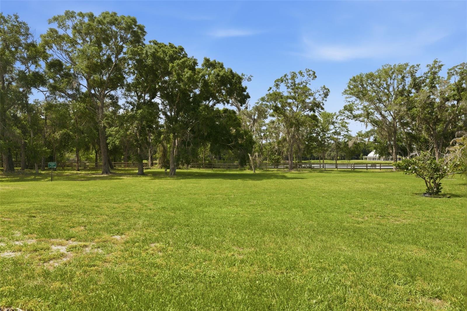 FOXWOOD ESTATES - Residential