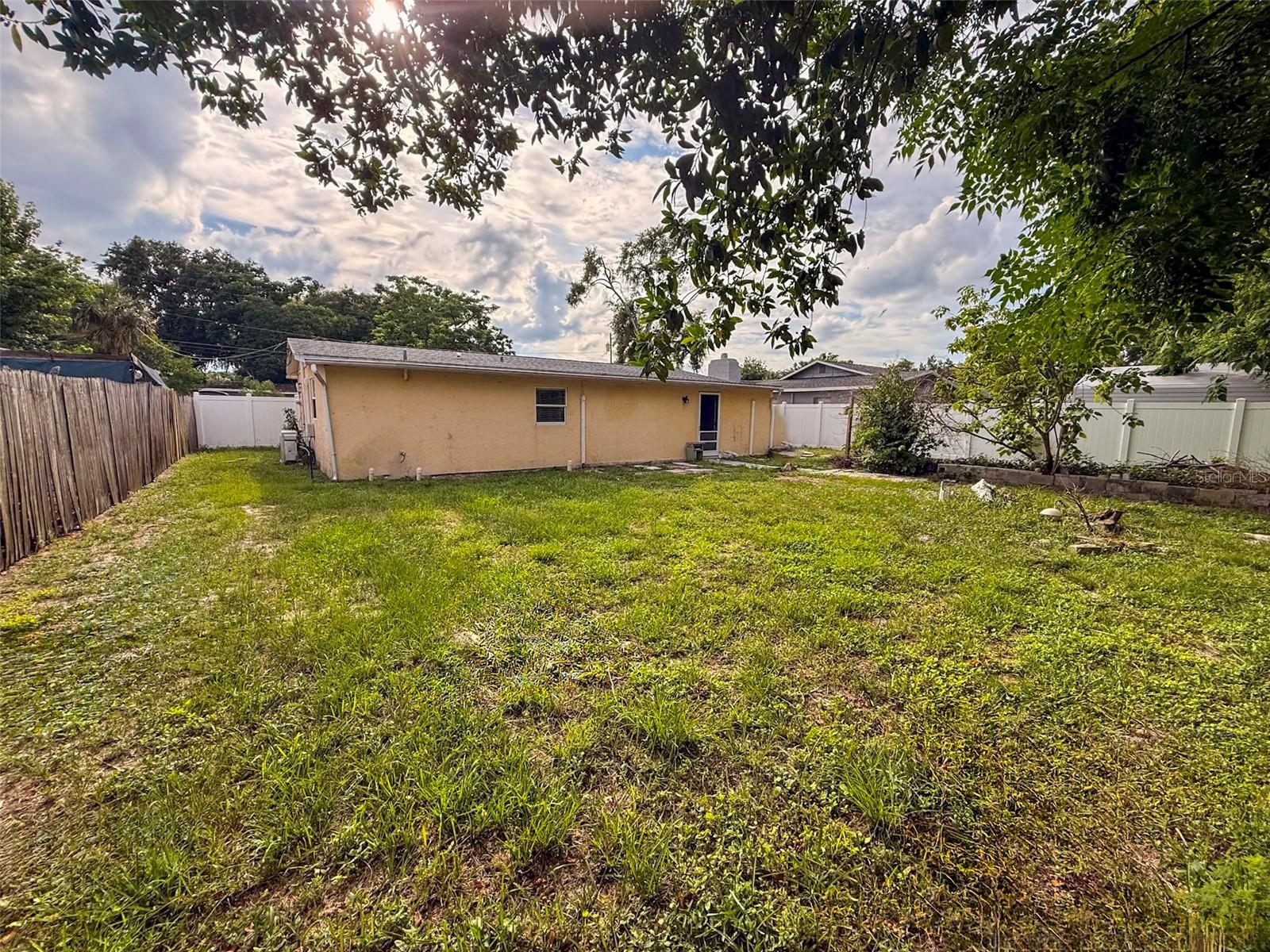 GOLDEN ISLE - Residential