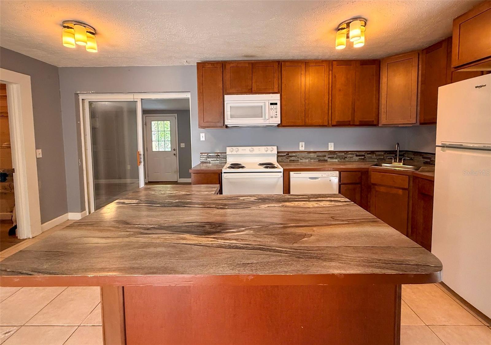 GOLDEN ISLE - Residential