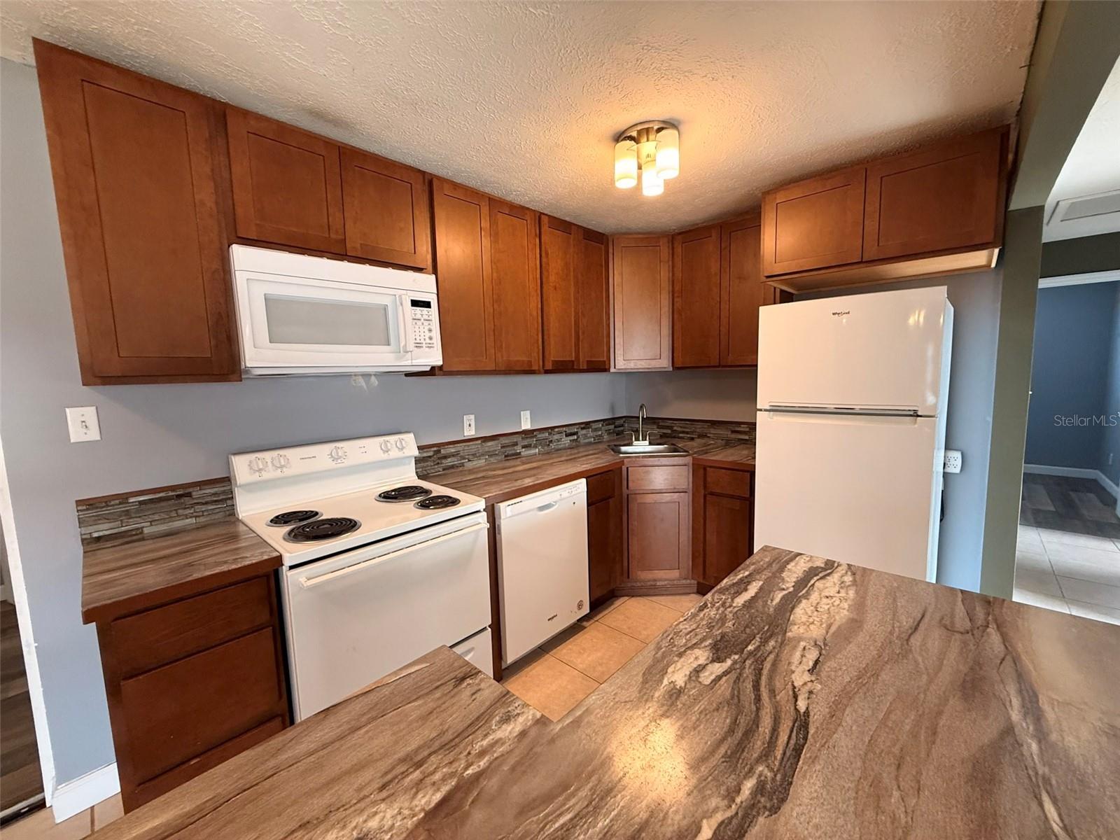 GOLDEN ISLE - Residential