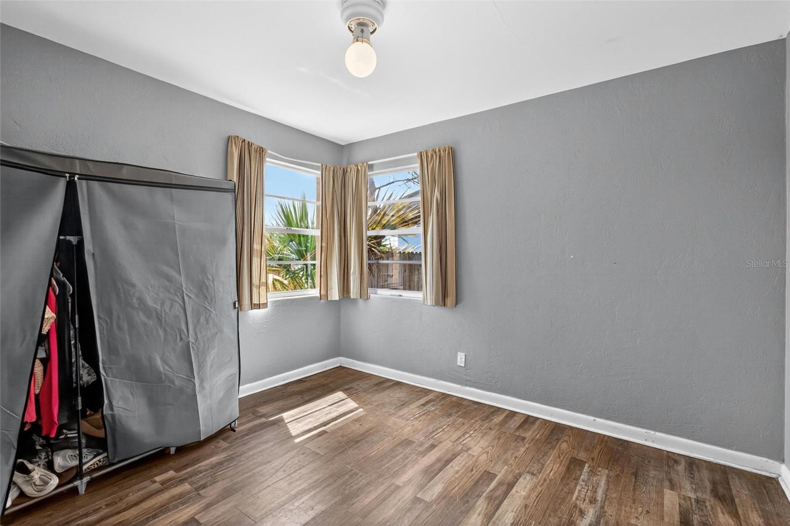 OCEAN GRVS - Residential