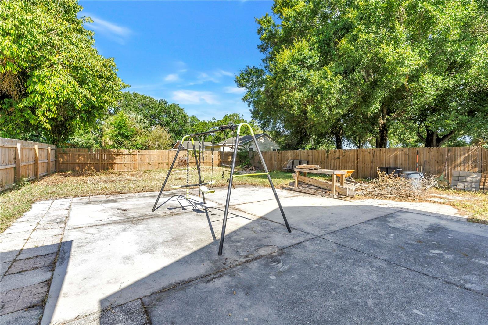 PINECREST - Residential