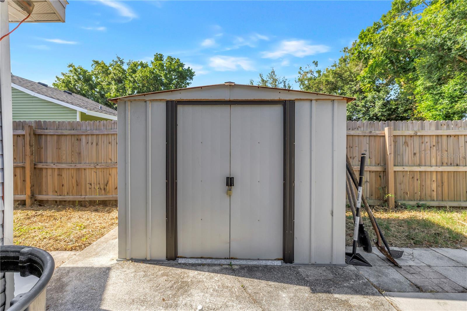PINECREST - Residential