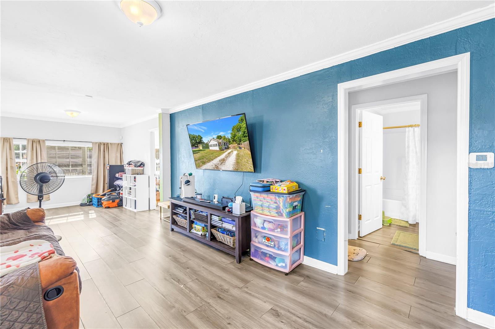 PINECREST - Residential