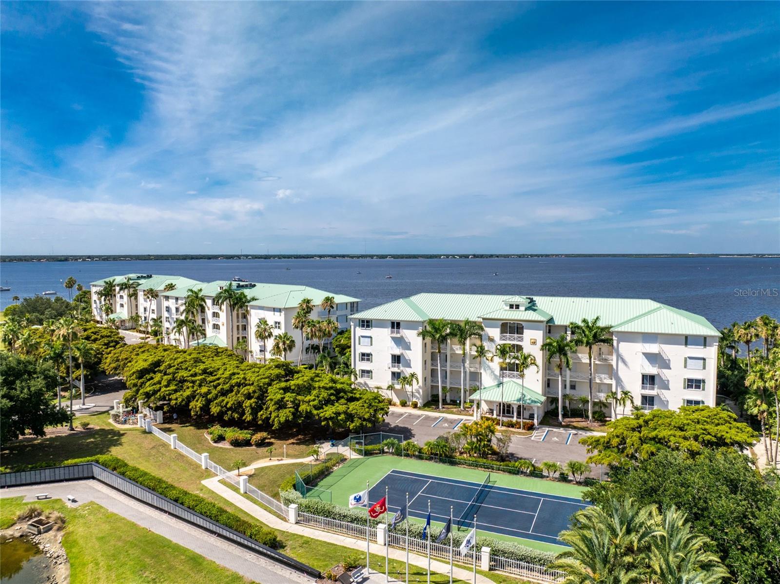 HARBOR WALK PH 02 - Residential