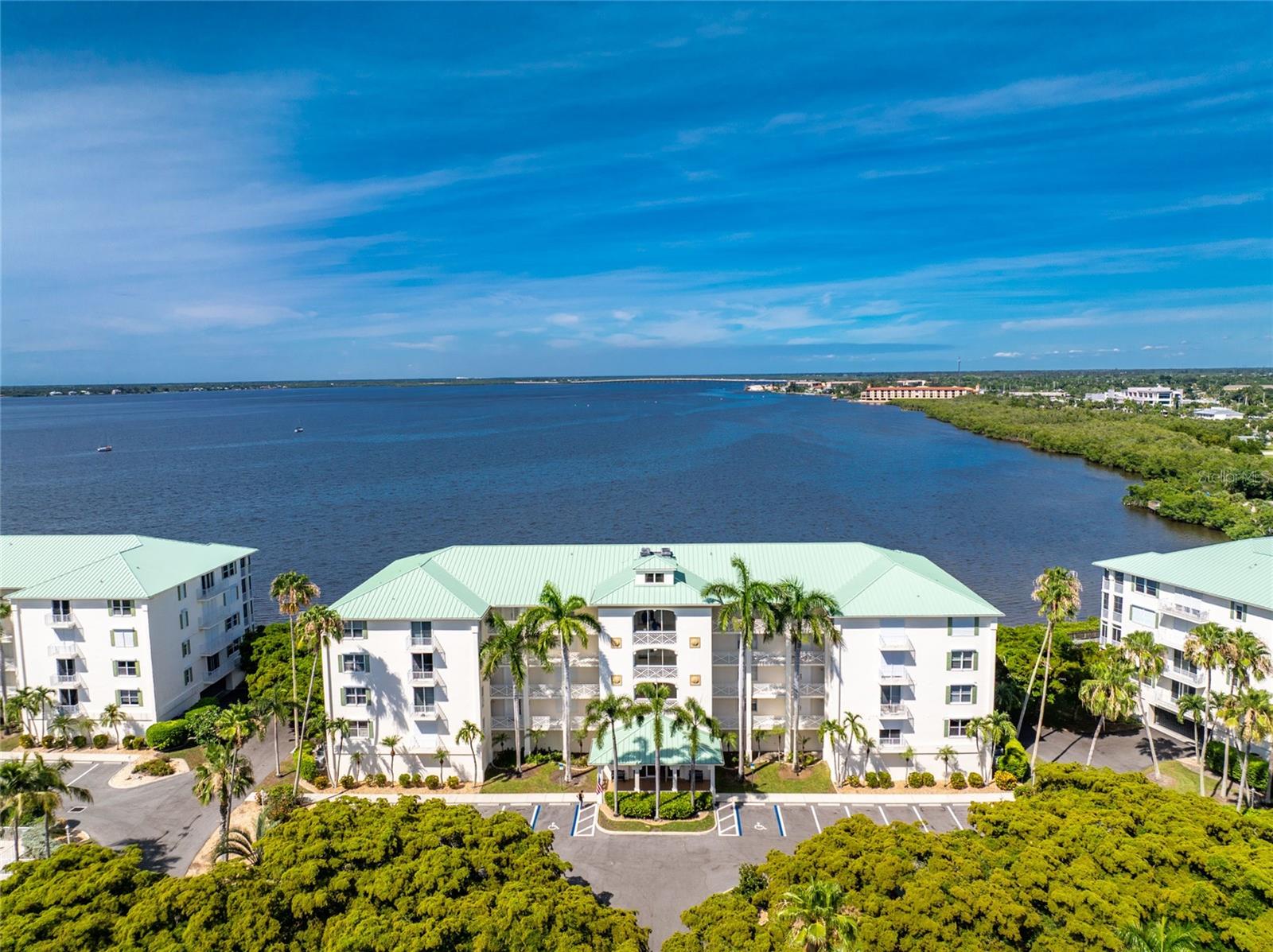 HARBOR WALK PH 02 - Residential