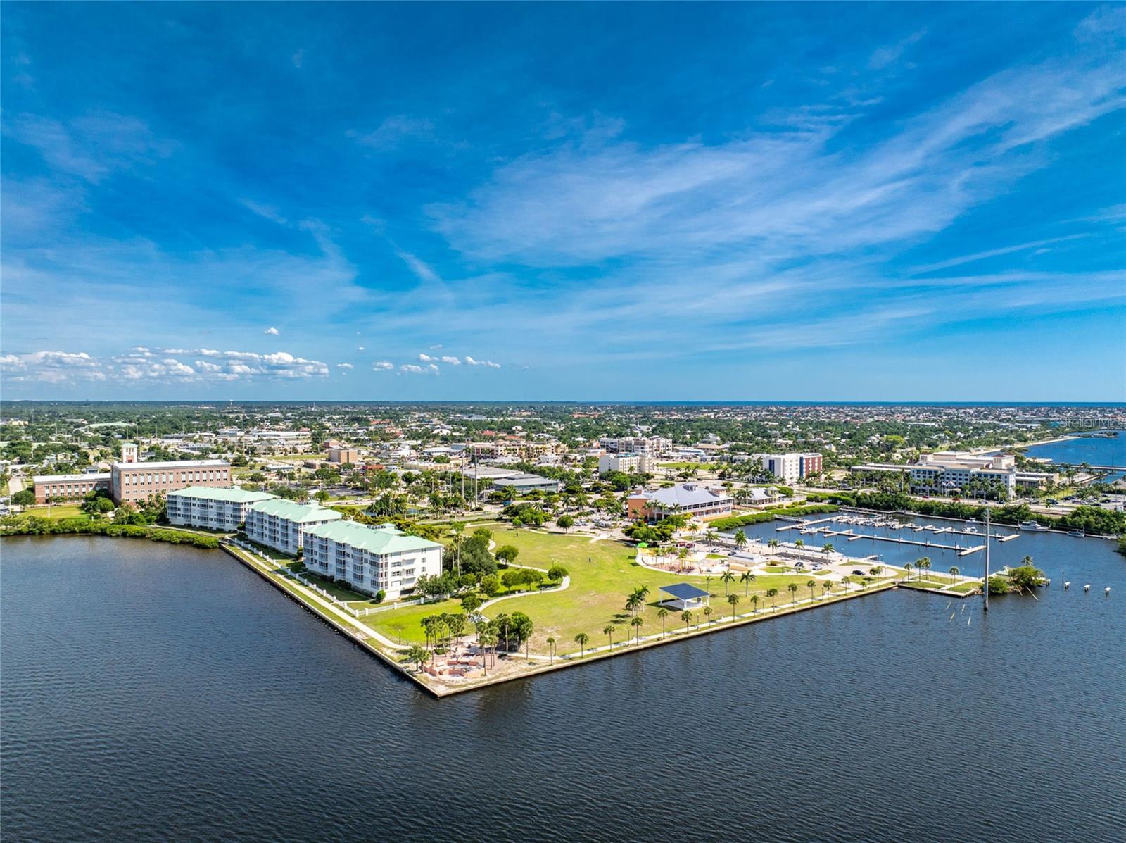 HARBOR WALK PH 02 - Residential