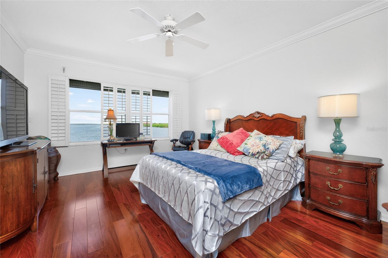 HARBOR WALK PH 02 - Residential