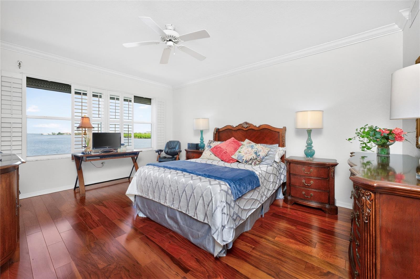 HARBOR WALK PH 02 - Residential