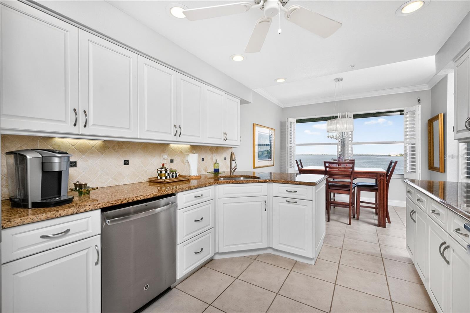HARBOR WALK PH 02 - Residential