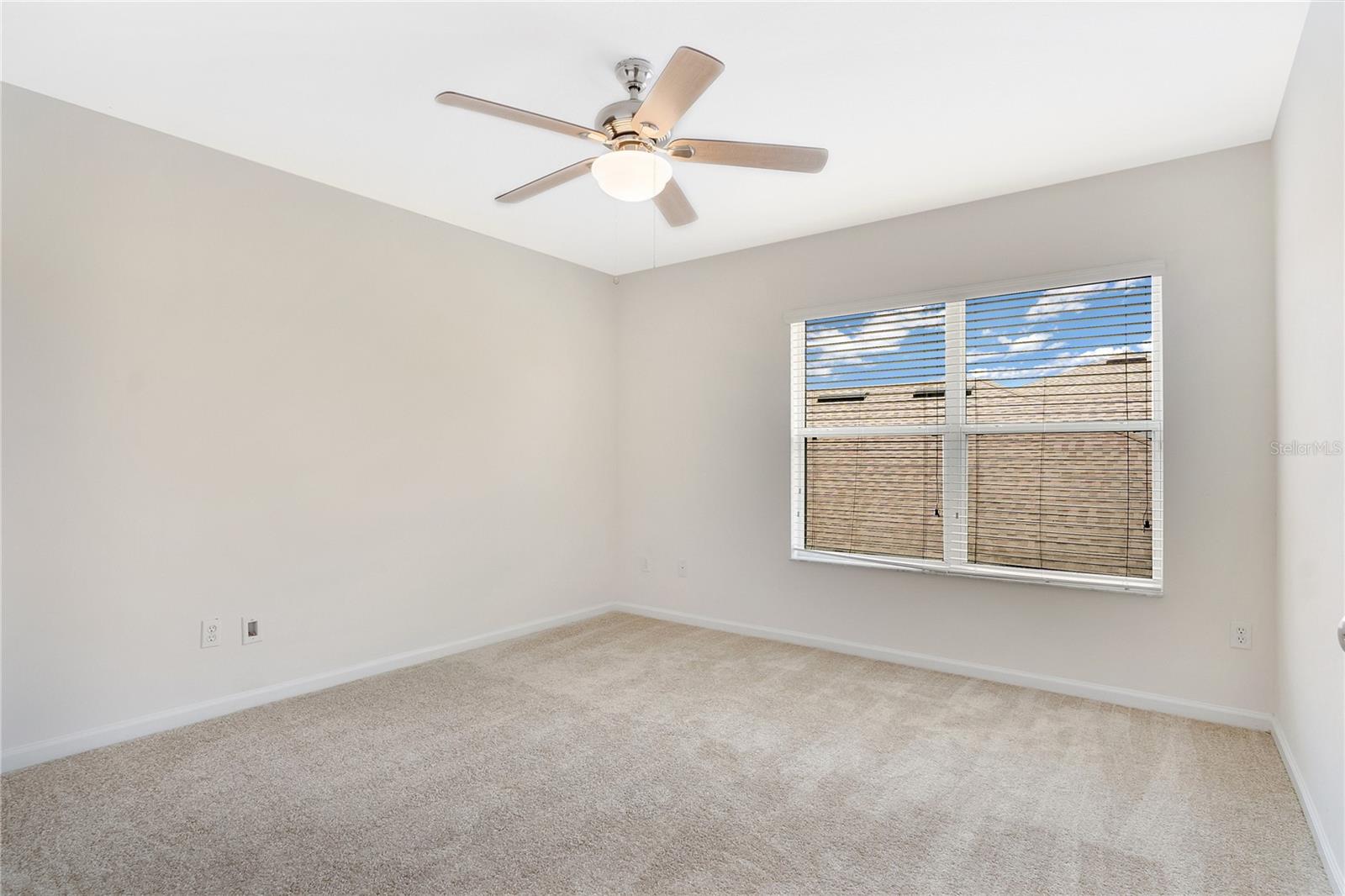 WOODLAND LAKES 02B - Residential Lease