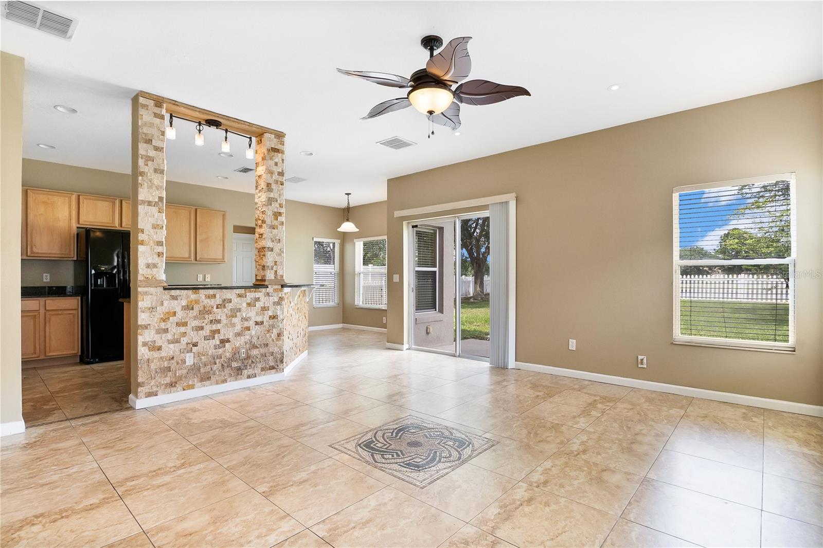 WOODLAND LAKES 02B - Residential Lease