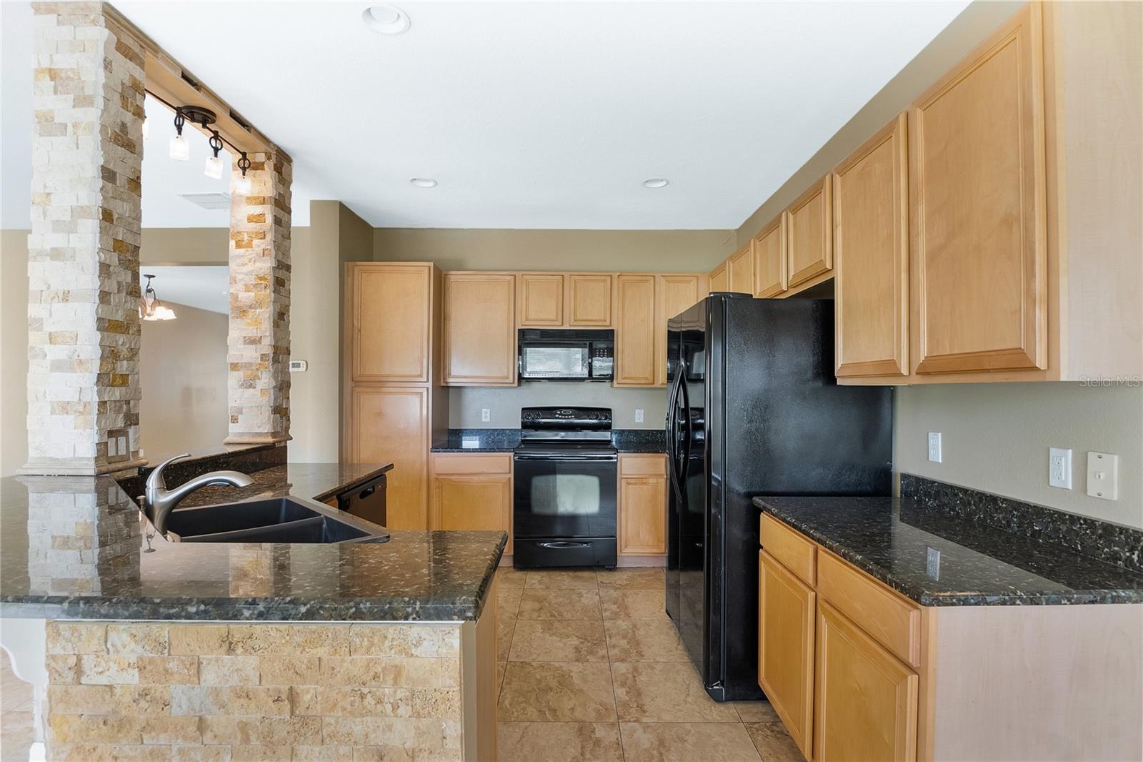 WOODLAND LAKES 02B - Residential Lease