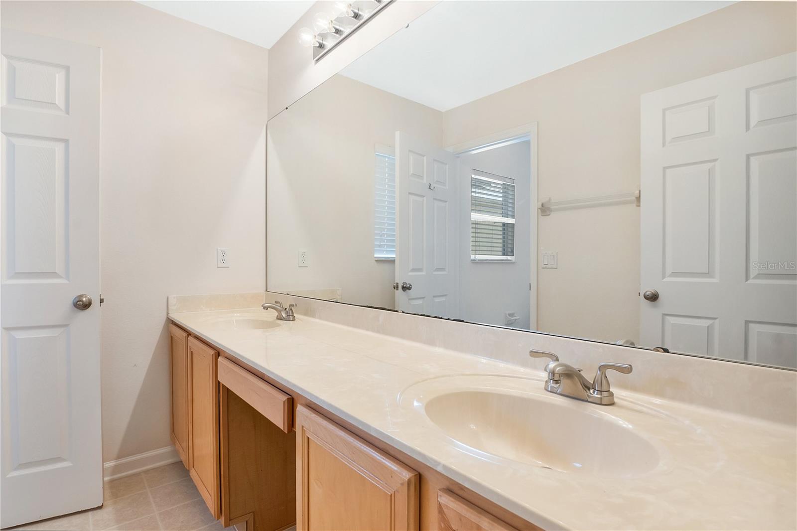 WOODLAND LAKES 02B - Residential Lease