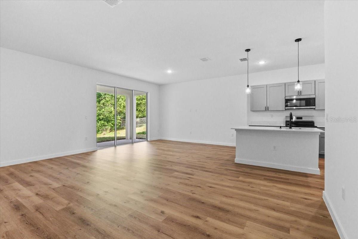 OAKWOOD VILLAGE BEVERLY HILLS PH 01 - Residential