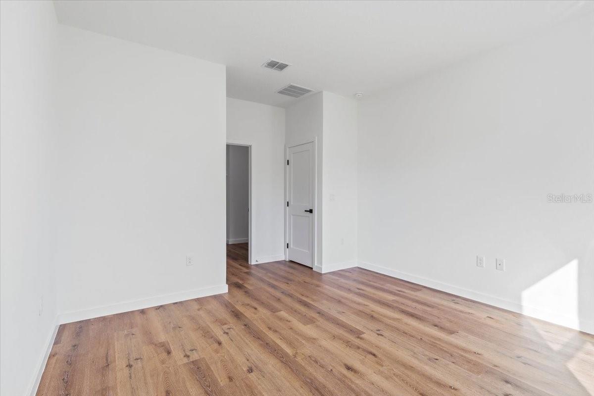 OAKWOOD VILLAGE BEVERLY HILLS PH 01 - Residential